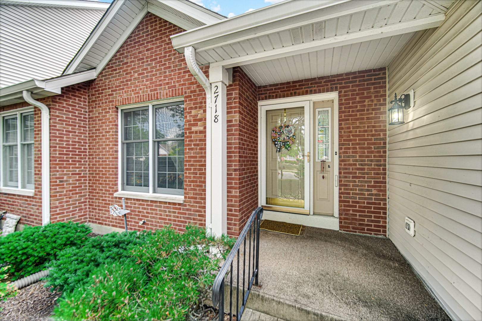 2718 Lake Side Circle