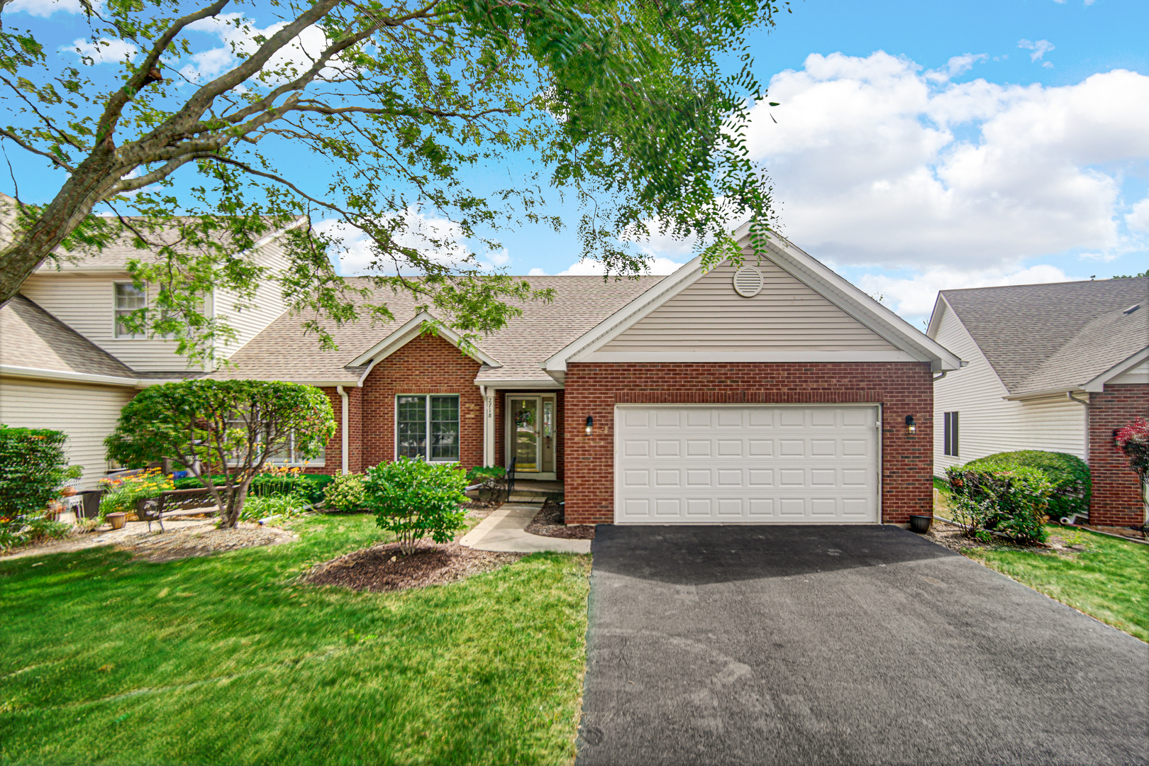 2718 Lake Side Circle