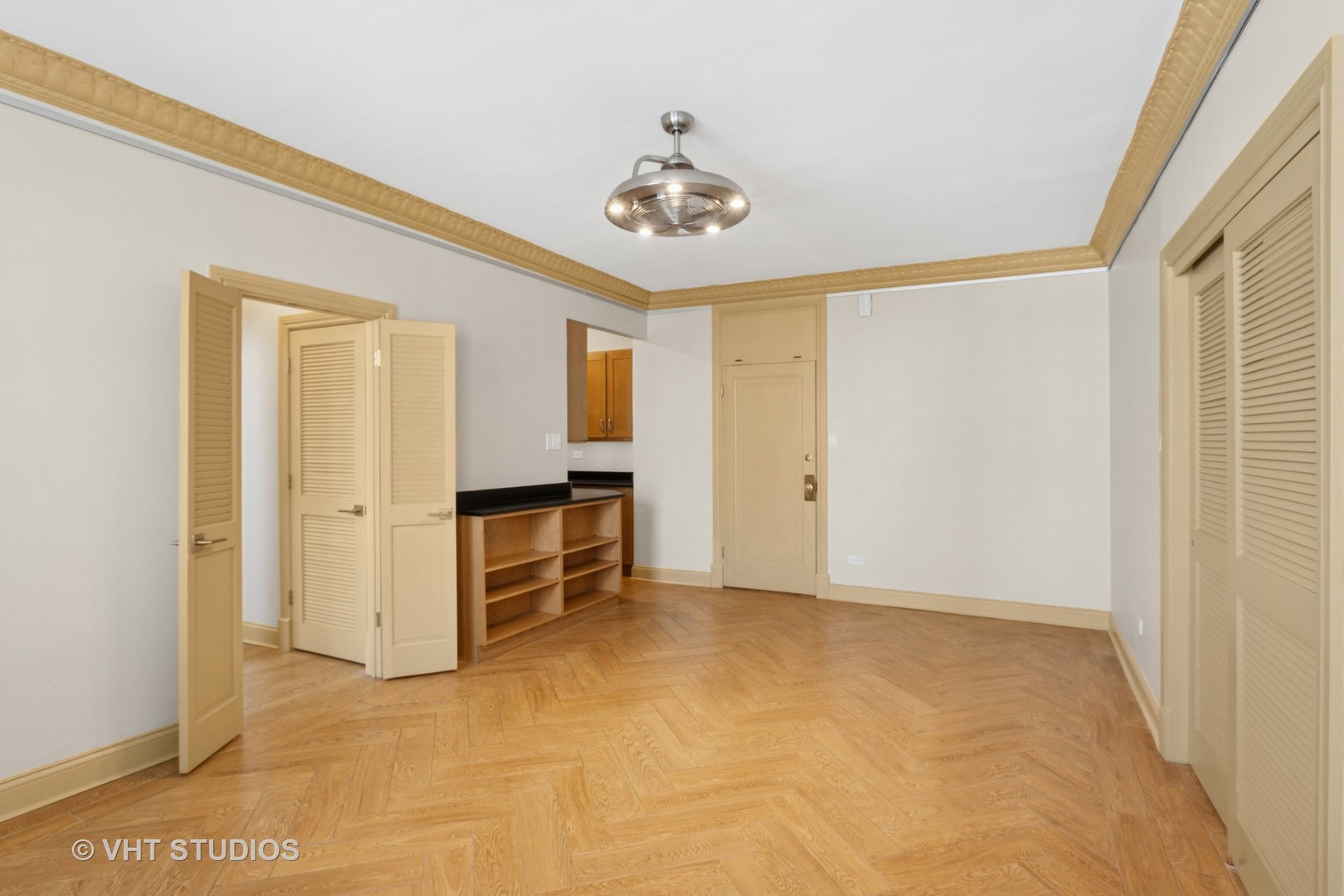 6101 N Sheridan Road 14E