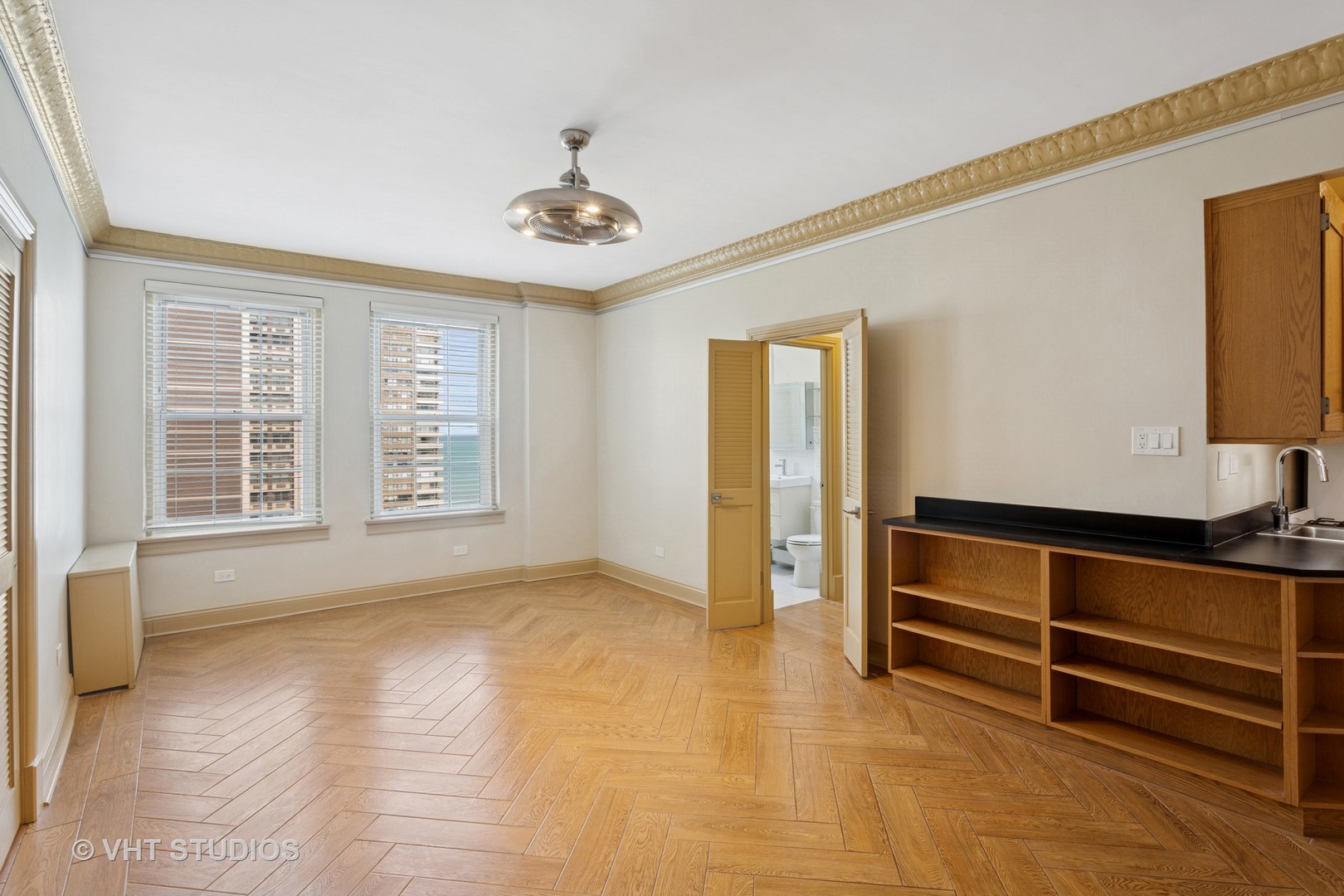 6101 N Sheridan Road 14E