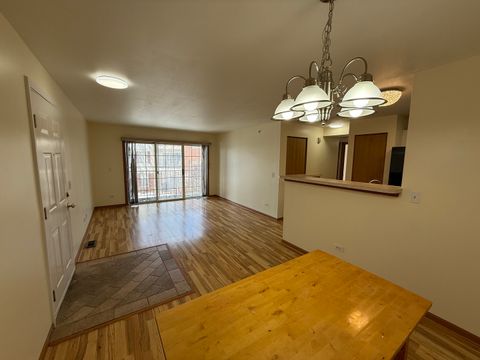 Tiny photo for 670 Mill Circle #203, Wheeling, IL 60090 (MLS # 12552898)