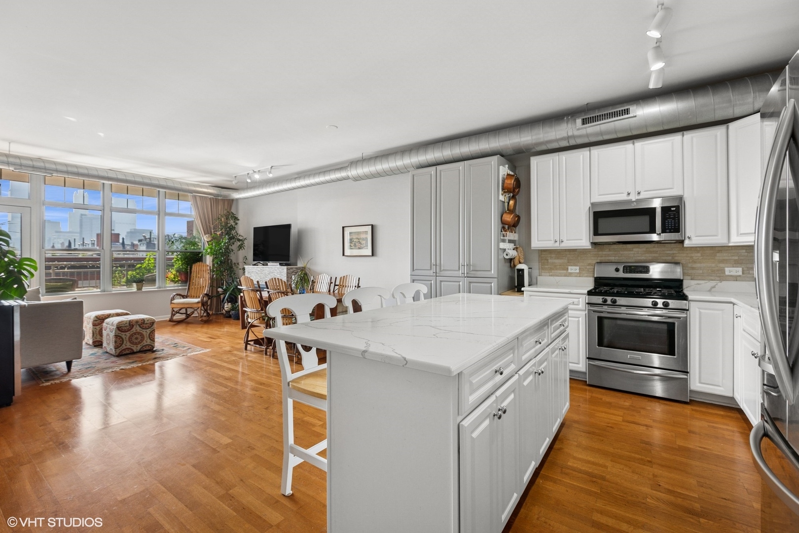 1200 W Monroe Street 805