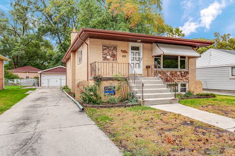 Tiny photo for 9221 Raymond Avenue, Oak Lawn, IL 60453 (MLS # 12499599)