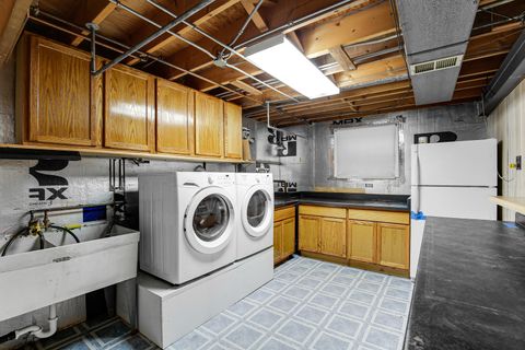 Tiny photo for 9221 Raymond Avenue, Oak Lawn, IL 60453 (MLS # 12499599)