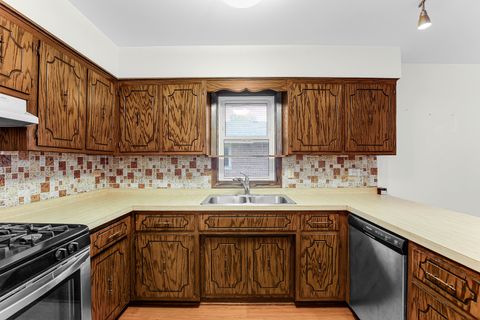 Tiny photo for 9221 Raymond Avenue, Oak Lawn, IL 60453 (MLS # 12499599)