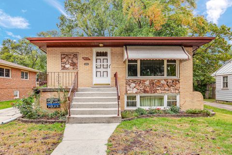 Photo of 9221 Raymond Avenue, Oak Lawn, IL 60453 (MLS # 12499599) Photo of 9221 Raymond Avenue, Oak Lawn, IL 60453 (MLS # 12499599)