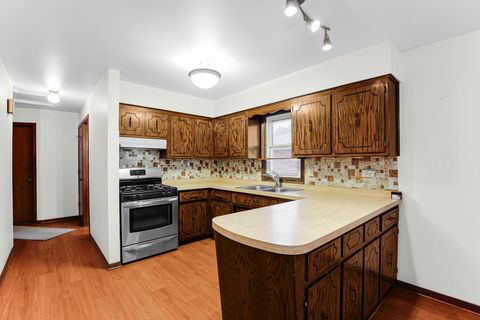Tiny photo for 9221 Raymond Avenue, Oak Lawn, IL 60453 (MLS # 12499599)