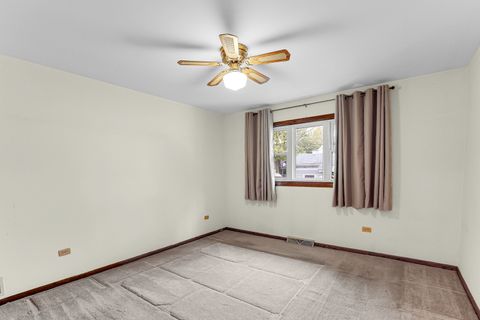 Tiny photo for 9221 Raymond Avenue, Oak Lawn, IL 60453 (MLS # 12499599)