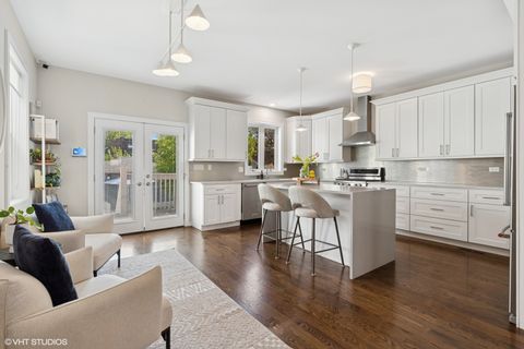 Tiny photo for 3331 W Crystal Street, Chicago, IL 60651 (MLS # 12563491)