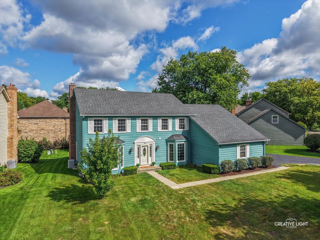 Photo for 1423 Meander Drive, Naperville, IL 60565 (MLS # 12463211)