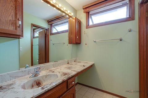 Tiny photo for 389 Pine Grove Avenue, Gurnee, IL 60031 (MLS # 12460366)