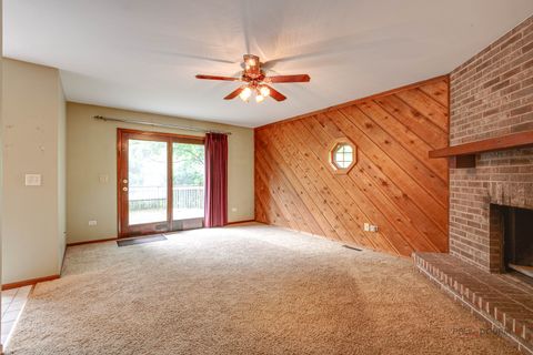 Tiny photo for 389 Pine Grove Avenue, Gurnee, IL 60031 (MLS # 12460366)