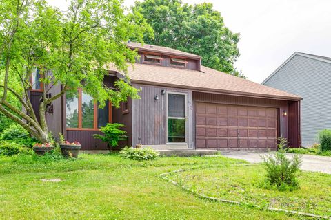 Photo of 389 Pine Grove Avenue, Gurnee, IL 60031 (MLS # 12460366)