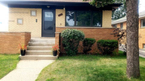 Photo of 460 Crandon Avenue, Calumet City, IL 60409 (MLS # 12757790)