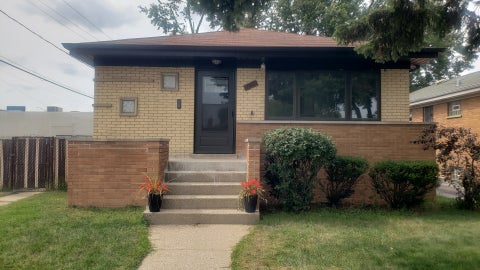 Tiny photo for 460 Crandon Avenue, Calumet City, IL 60409 (MLS # 12757790)