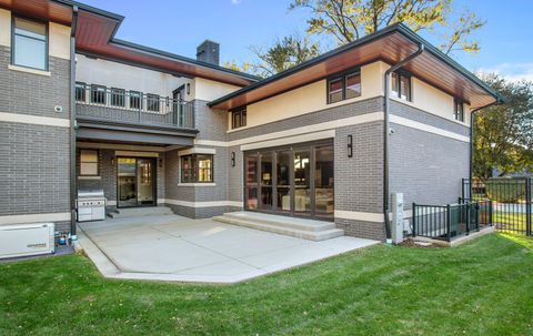 Tiny photo for 6505 N Knox Avenue, Lincolnwood, IL 60645 (MLS # 12408141)