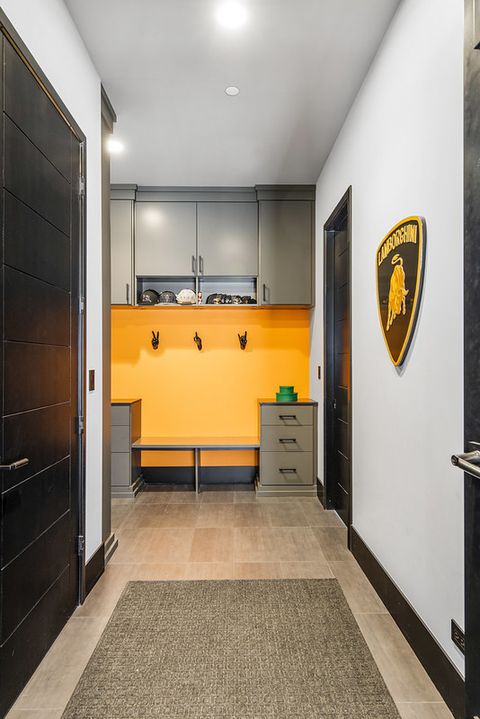 Tiny photo for 6505 N Knox Avenue, Lincolnwood, IL 60645 (MLS # 12408141)