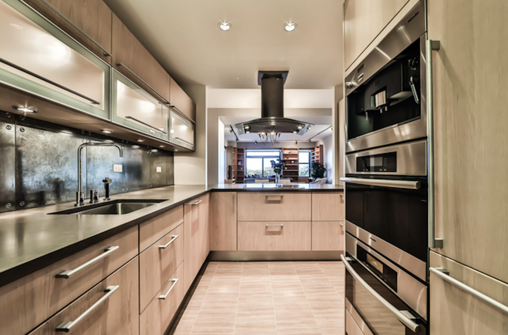 2100 N Lincoln Park West 4DN