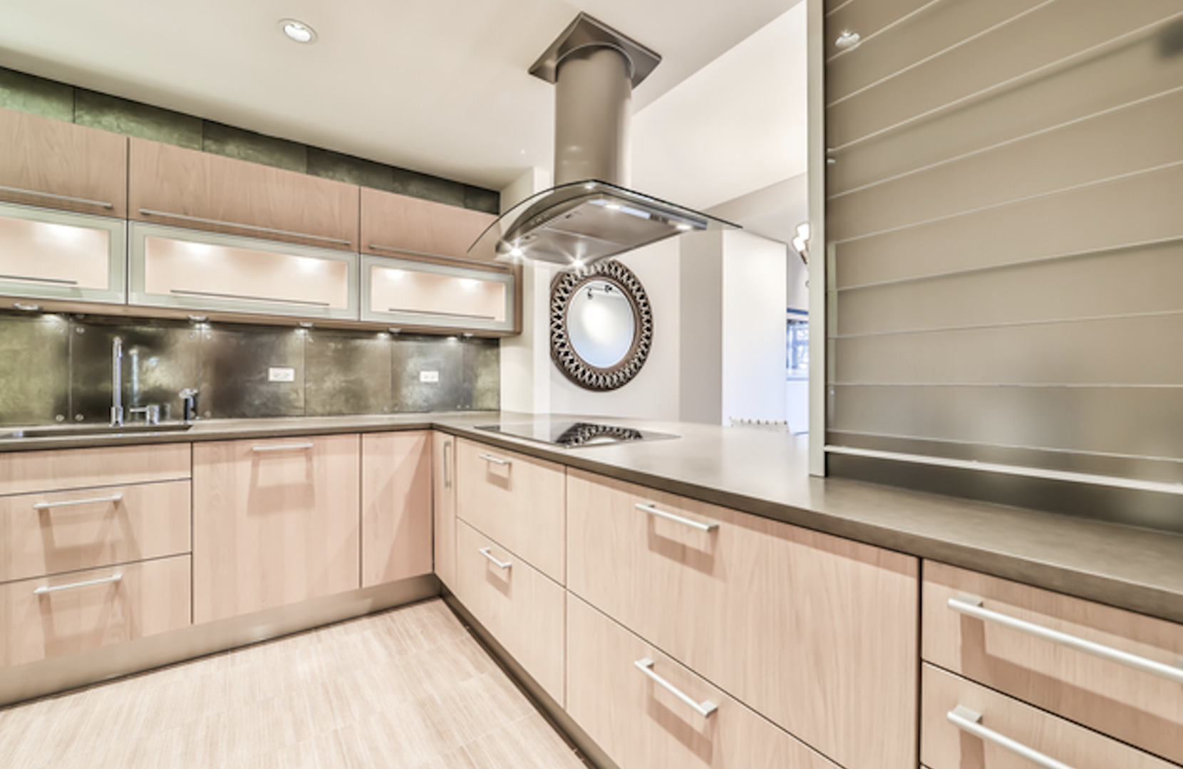 2100 N Lincoln Park West 4DN