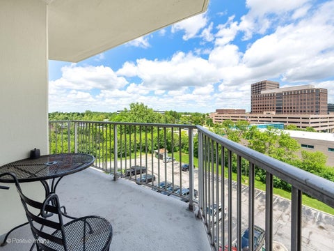 Tiny photo for 40 N Tower Road #5A, Oak Brook, IL 60523 (MLS # 12728492)