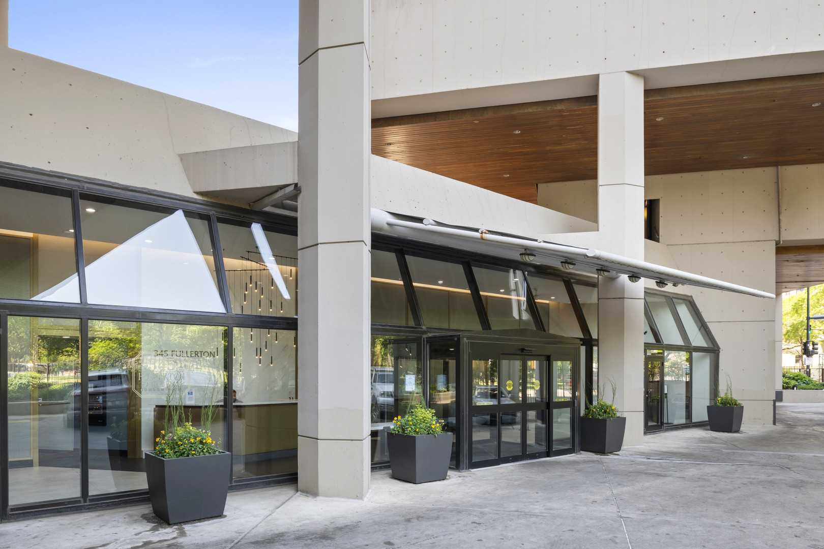 345 W Fullerton Parkway 1706