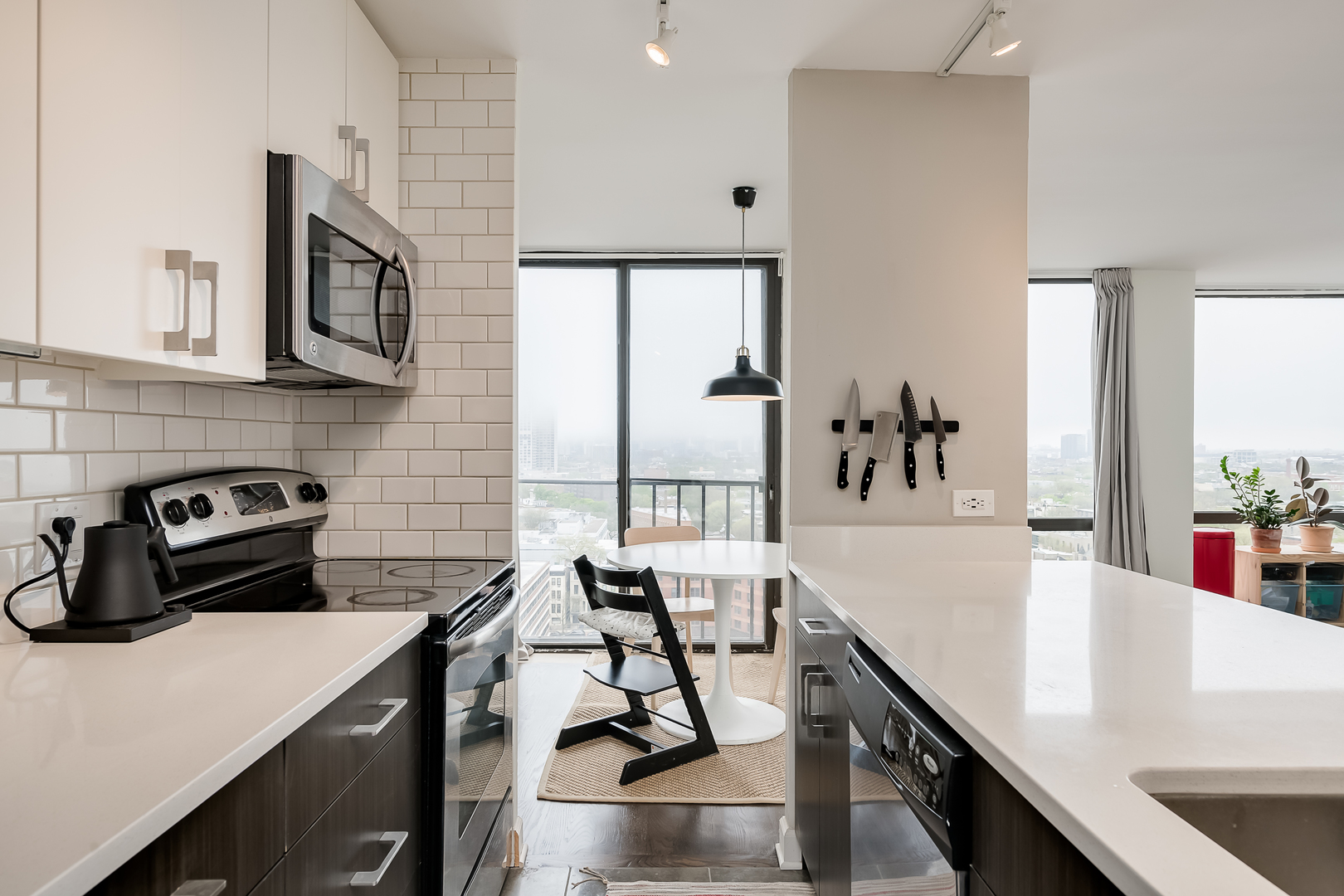 345 W Fullerton Parkway 1706