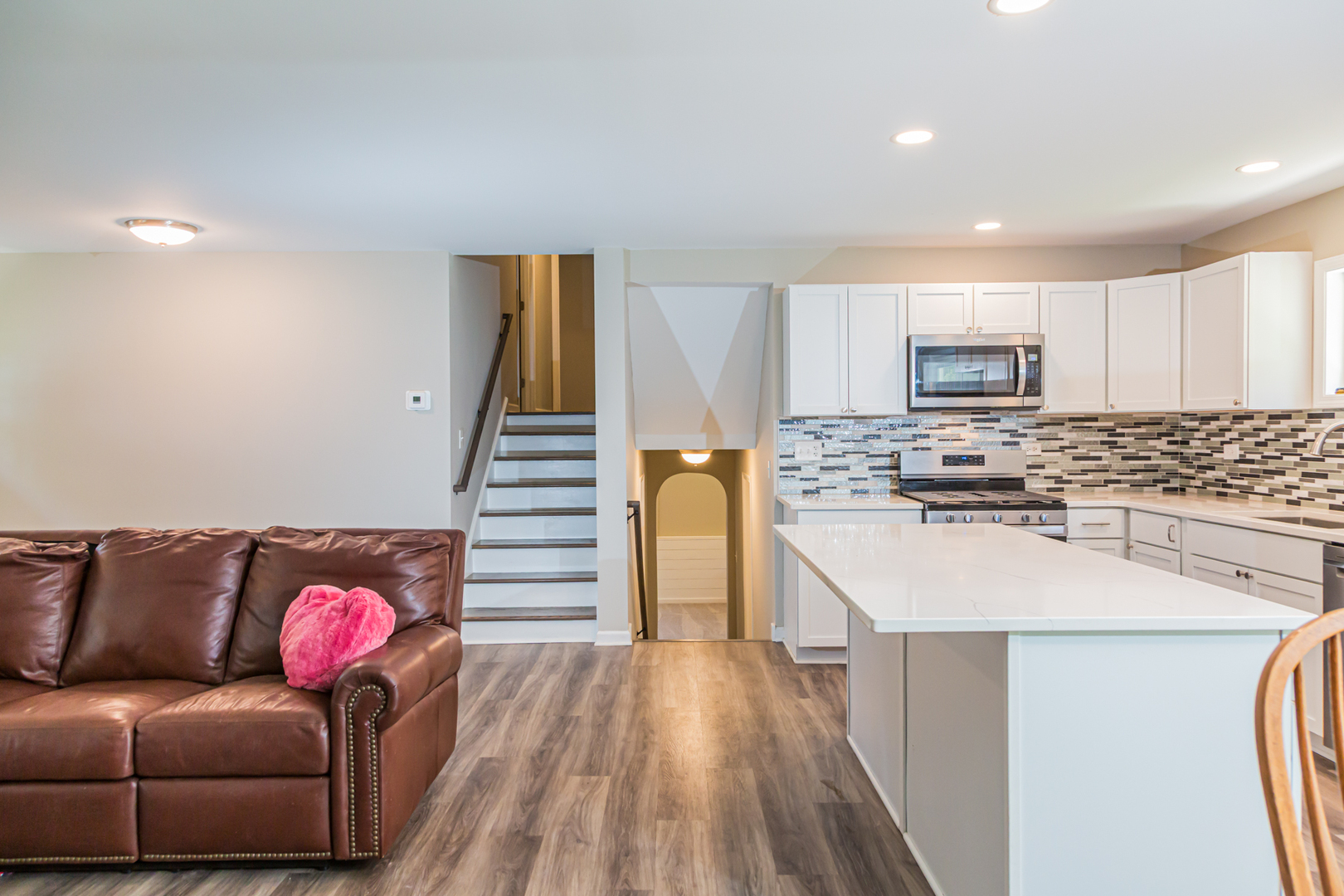 4N211 AVARD Road