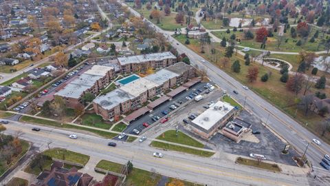 Tiny photo for 3615 E Central Road #101, Glenview, IL 60025 (MLS # 12519855)