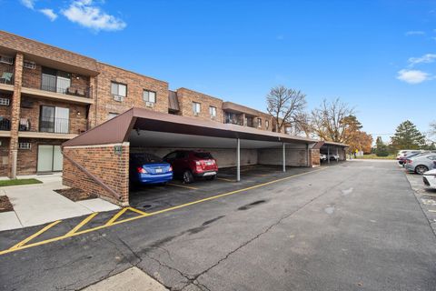 Tiny photo for 3615 E Central Road #101, Glenview, IL 60025 (MLS # 12519855)