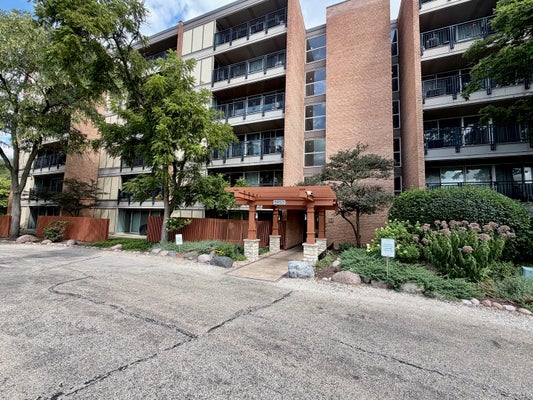 5950 OAKWOOD DR APT 3M, LISLE, IL 60532 - Image ba31447e170ef15ff09dbf2c2eb2811a/2794695117