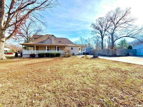 Tiny photo for 821 E 6TH Street, Centralia, IL 62801 (MLS # EB460808)