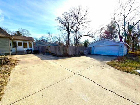 Tiny photo for 821 E 6TH Street, Centralia, IL 62801 (MLS # EB460808)