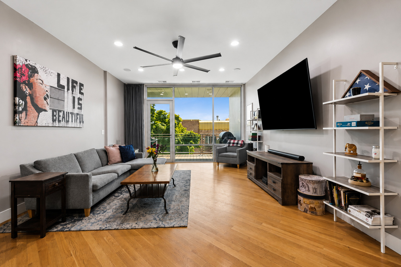 2242 W Chicago Avenue 301
