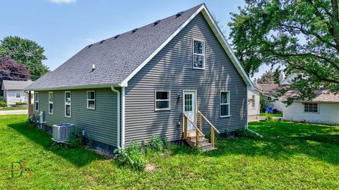 Tiny photo for 1845 LaSalle Street, Ottawa, IL 61350 (MLS # 12401766)