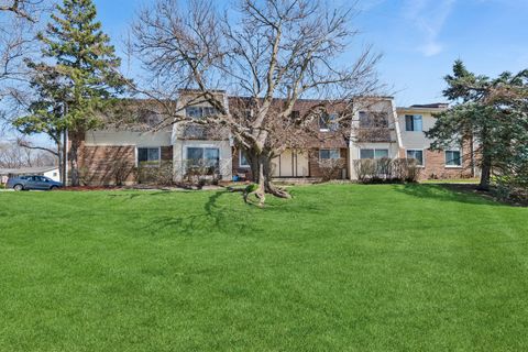 Tiny photo for 6818 Roberts Drive #6, Woodridge, IL 60517 (MLS # 12606030)