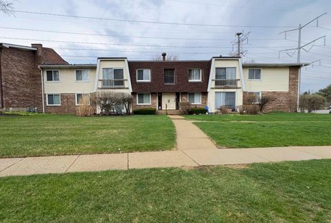 Tiny photo for 6818 Roberts Drive #6, Woodridge, IL 60517 (MLS # 12606030)