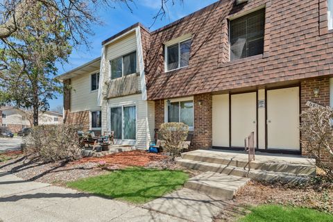 Tiny photo for 6818 Roberts Drive #6, Woodridge, IL 60517 (MLS # 12606030)