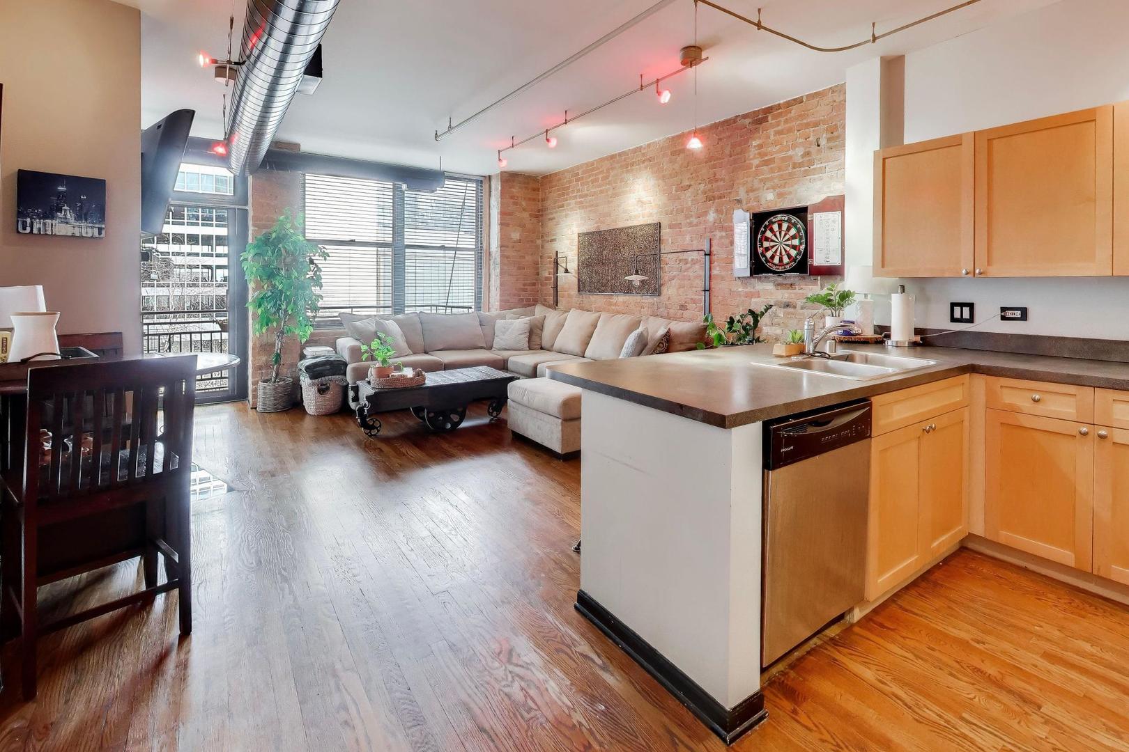 520 W HURON Street 406