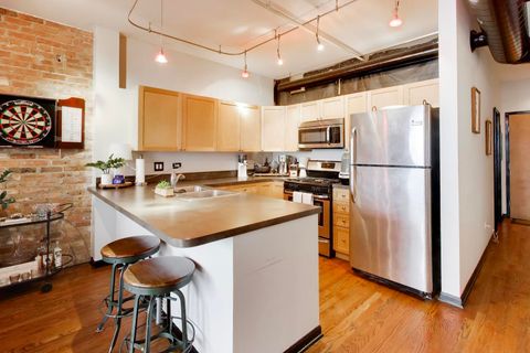 Tiny photo for 520 W HURON Street #406, Chicago, IL 60654 (MLS # 12603315)