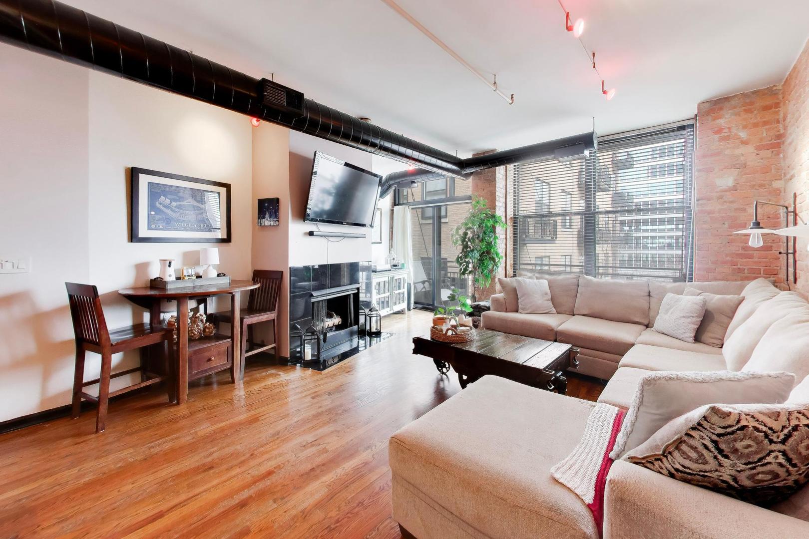 520 W HURON Street 406