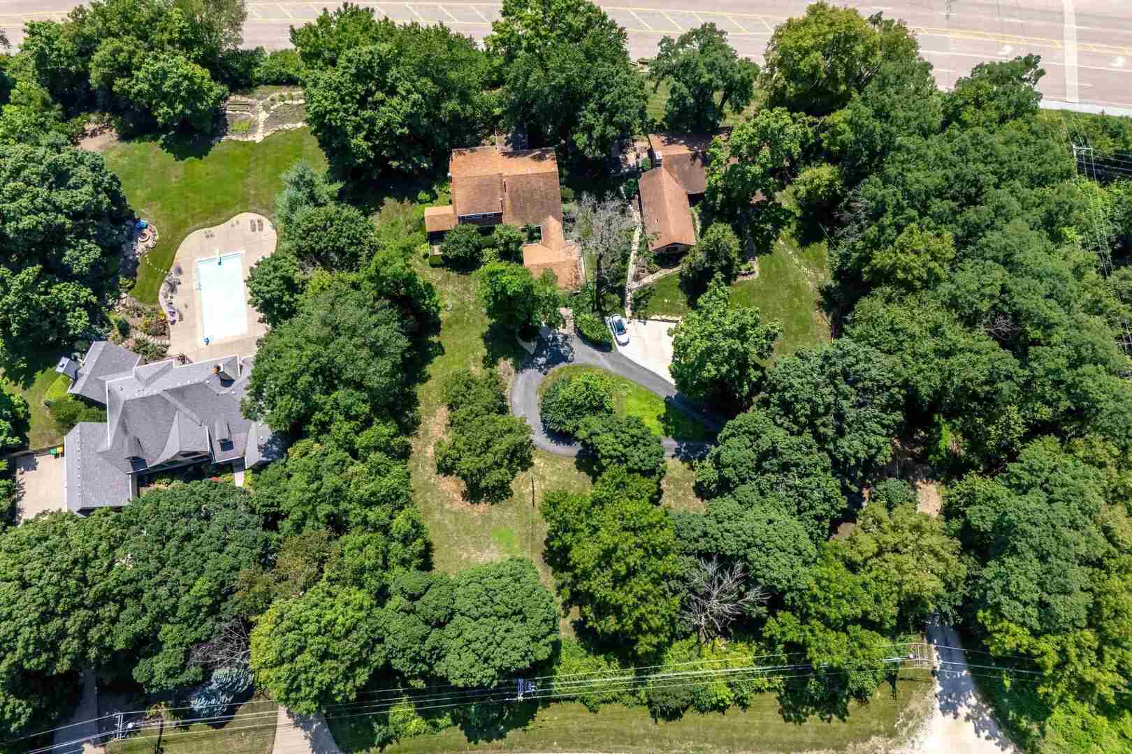 25111 VALLEY Drive