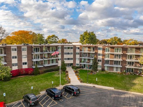 Tiny photo for 5540 Walnut Avenue #33A, Downers Grove, IL 60515 (MLS # 12506863)