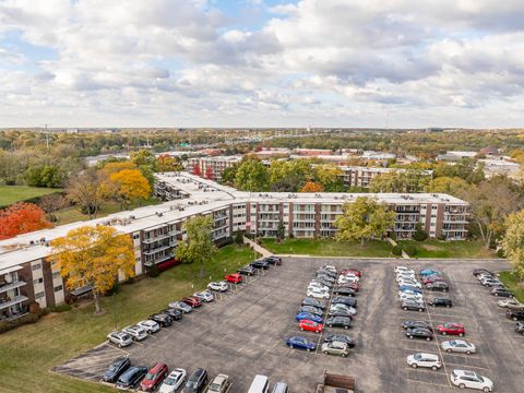 Tiny photo for 5540 Walnut Avenue #33A, Downers Grove, IL 60515 (MLS # 12506863)