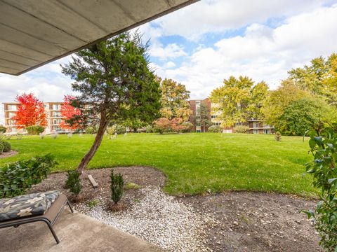 Tiny photo for 5540 Walnut Avenue #33A, Downers Grove, IL 60515 (MLS # 12506863)