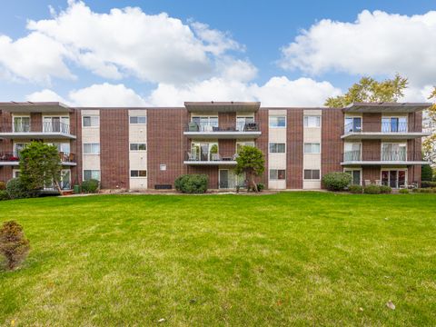 Tiny photo for 5540 Walnut Avenue #33A, Downers Grove, IL 60515 (MLS # 12506863)