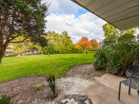Tiny photo for 5540 Walnut Avenue #33A, Downers Grove, IL 60515 (MLS # 12506863)