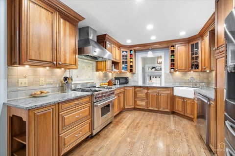 Tiny photo for 208 N Willow Road, Elmhurst, IL 60126 (MLS # 12763229)