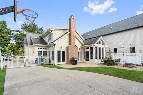 Tiny photo for 208 N Willow Road, Elmhurst, IL 60126 (MLS # 12763229)