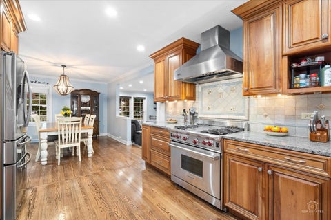 Tiny photo for 208 N Willow Road, Elmhurst, IL 60126 (MLS # 12763229)