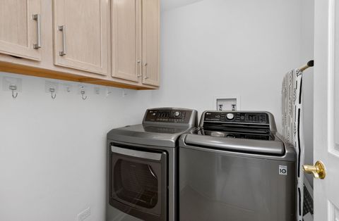 Tiny photo for 1108 Oxford Court, Oakbrook Terrace, IL 60181 (MLS # 12598232)